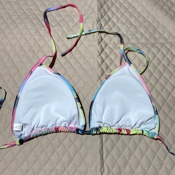Tropical String Bikini. Top & Bottoms. NWOT. Large. Has Hygiene Liner and Pads. - Picture 7 of 9